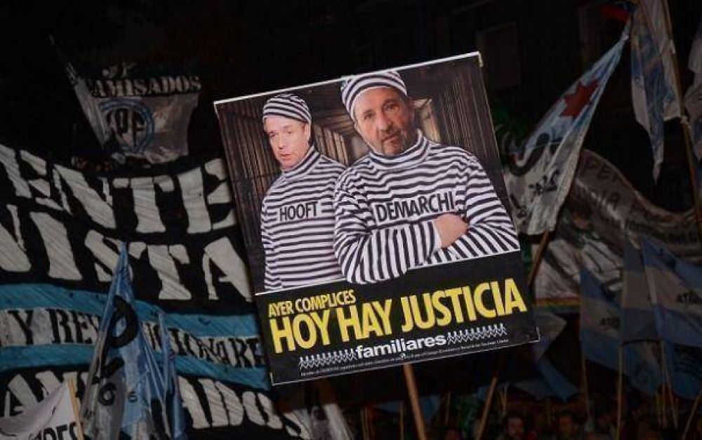 Miles de personas recordaron el D�a de la Memoria