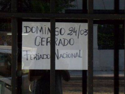 En supermercados se atendi� con normalidad en el feriado