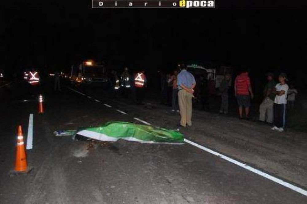 Motociclista muri� al chocar de frente con un cami�n en Ruta 12
