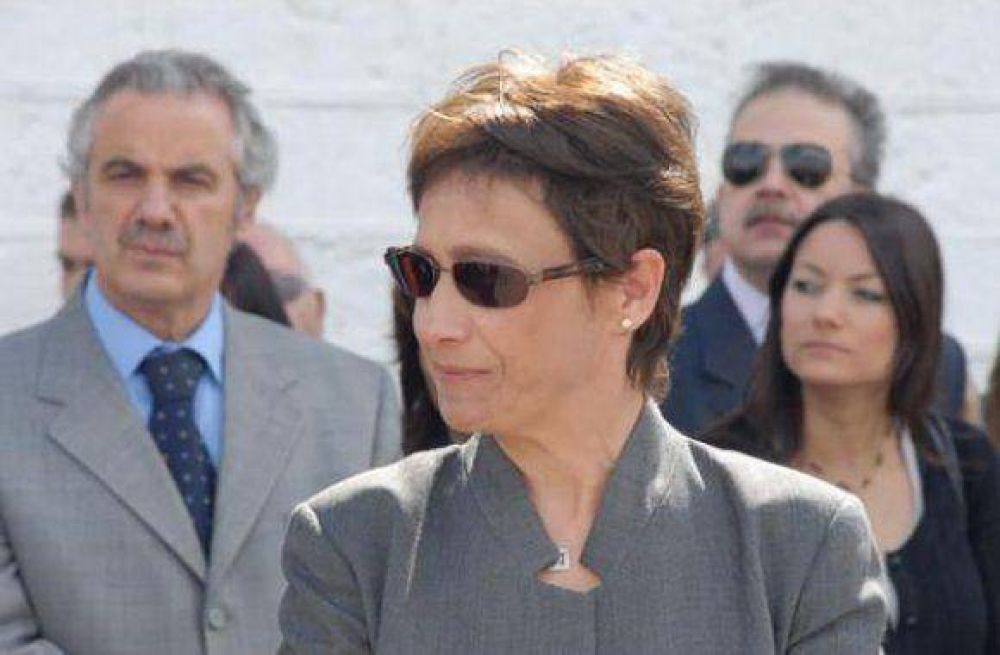 Fuerte cruce de R�os a la Legislatura y a la Justicia