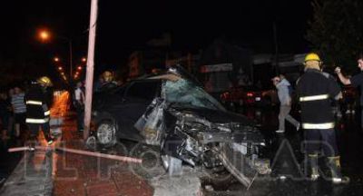 Violent�simo accidente sobre la avenida Pringles