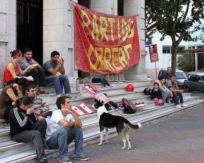 �Lo que nos a�na es una mirada distinta de un d�a muy particular�