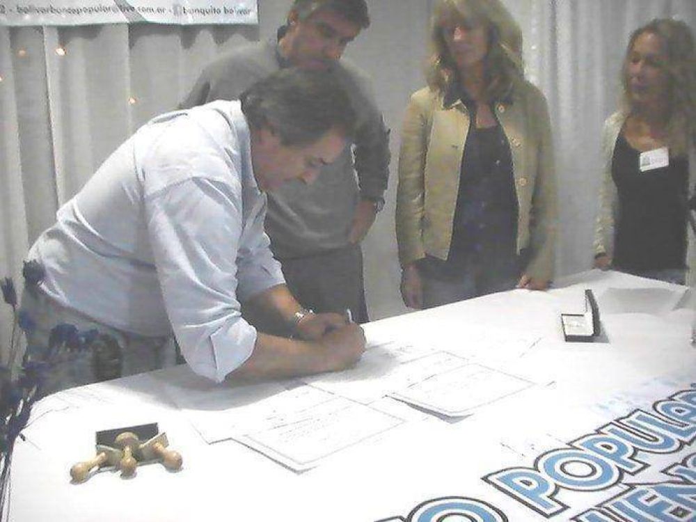 Asociaci�n Civil Caminos firm� convenio con Bol�var