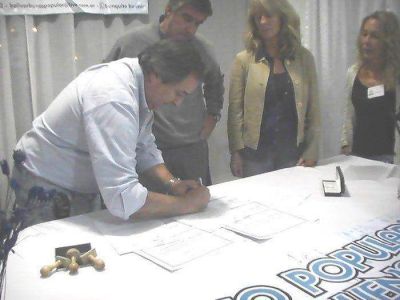 Asociaci�n Civil Caminos firm� convenio con Bol�var