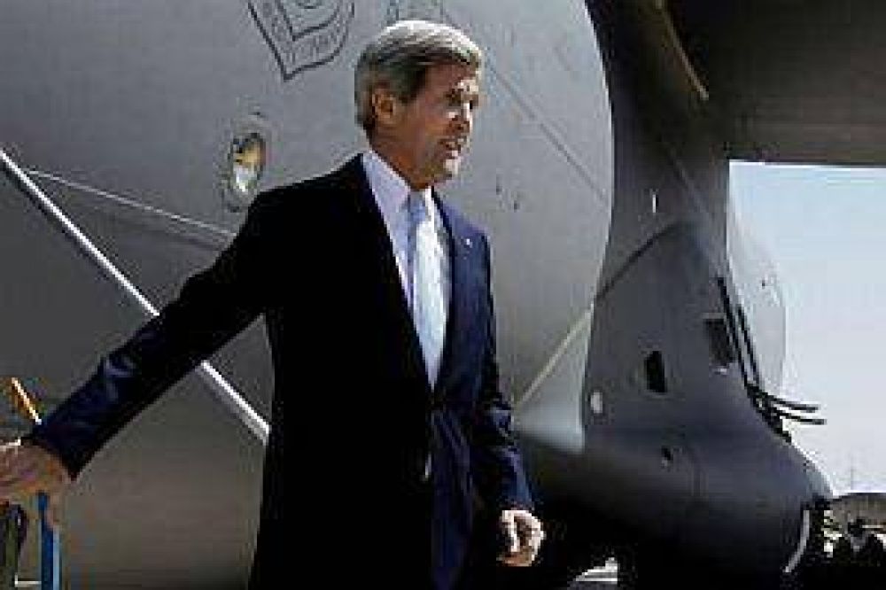 Sorpresiva visita de John Kerry a Irak