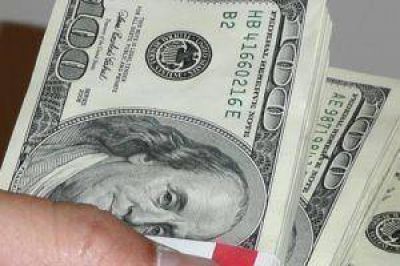 D�lar oficial cotiza a $ 5,12, mientras sigue la atenci�n puesta en el "blue"