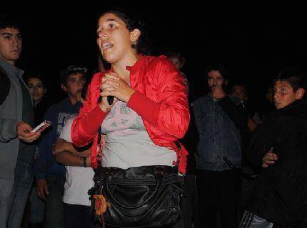 La hermana del joven apu�alado pidi� �calma� ante la �provocaci�n� de la polic�a y la Fiscal�a