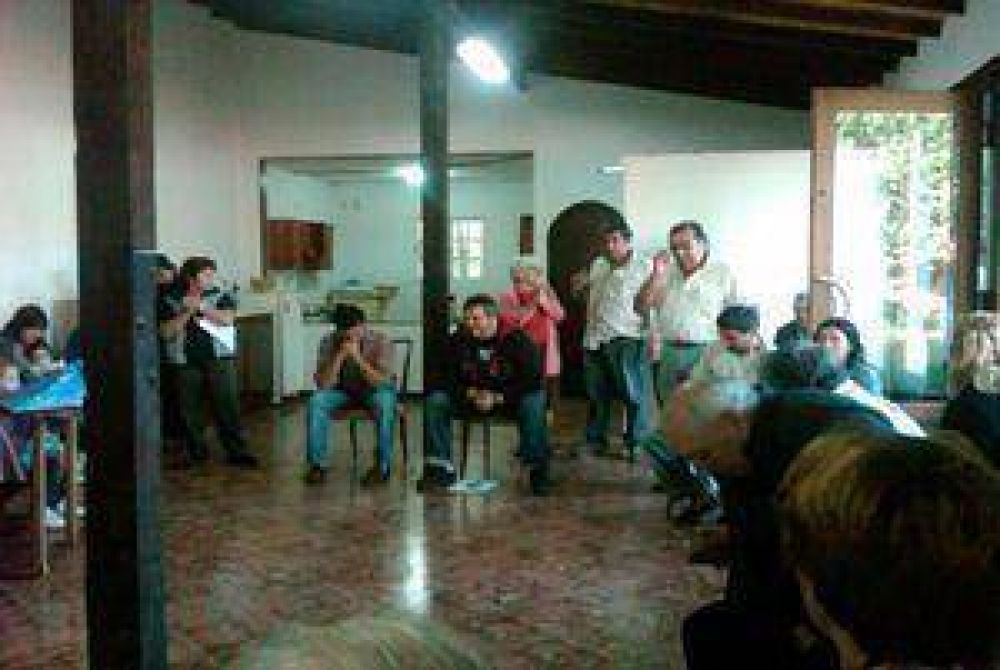 Concejales de la UCR se reunieron con vecinos del barrio El Sosiego