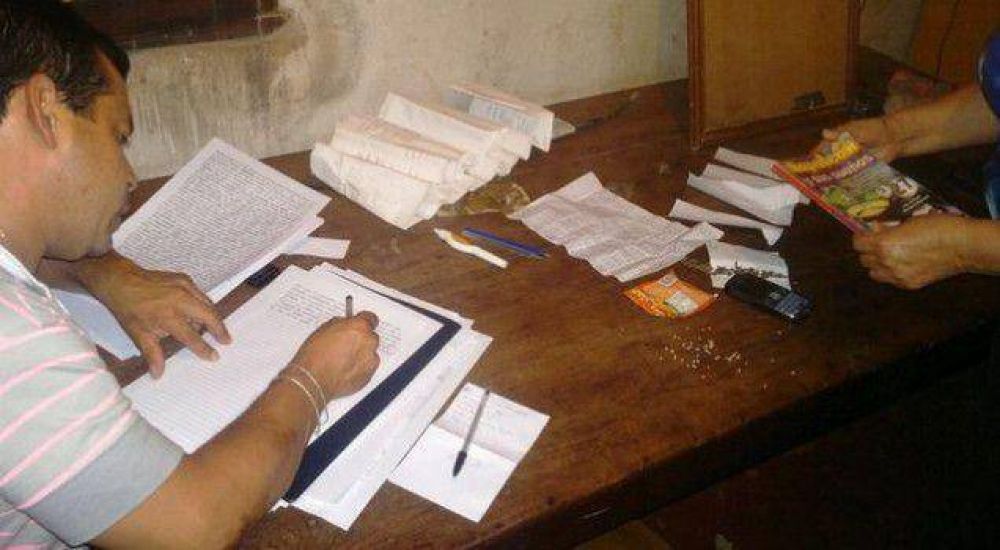 Cae operadora de quiniela clandestina en Pinedo