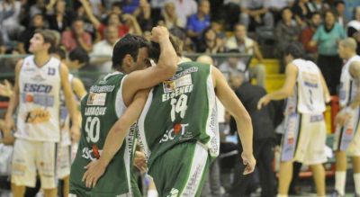 Atenas le gan� a Sionista de Paran� y se meti� en los cuartos de final