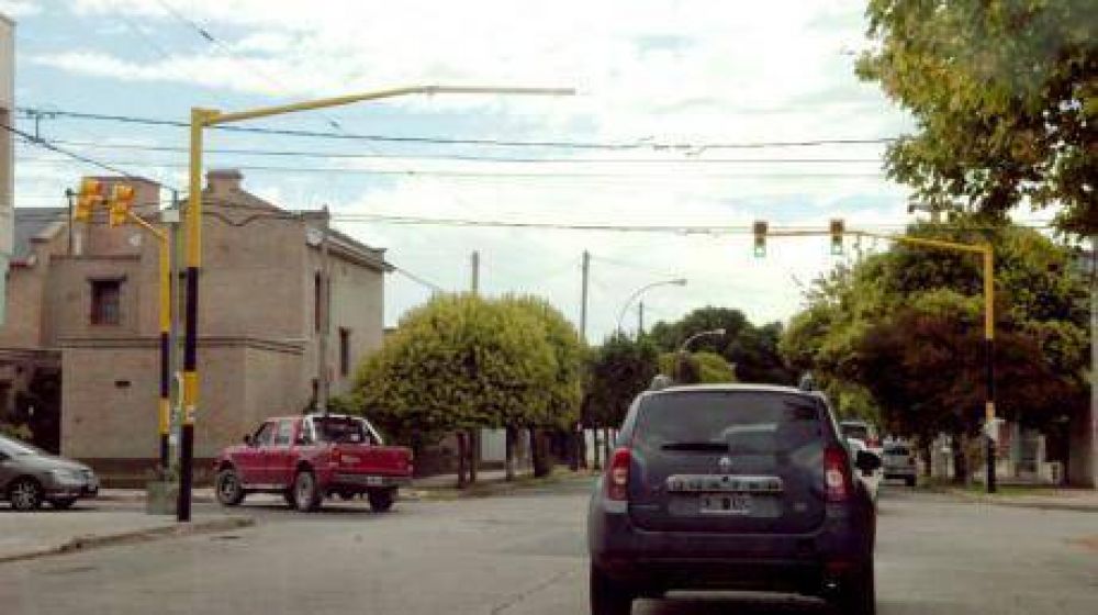 Nores Mart�nez y Valpara�so se hicieron mano �nica y generaron protestas en barrio Jard�n