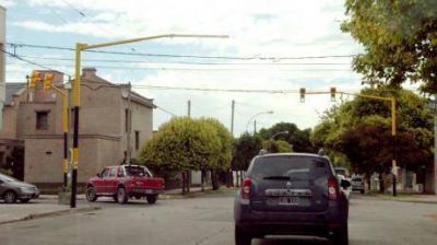 Nores Mart�nez y Valpara�so se hicieron mano �nica y generaron protestas en barrio Jard�n