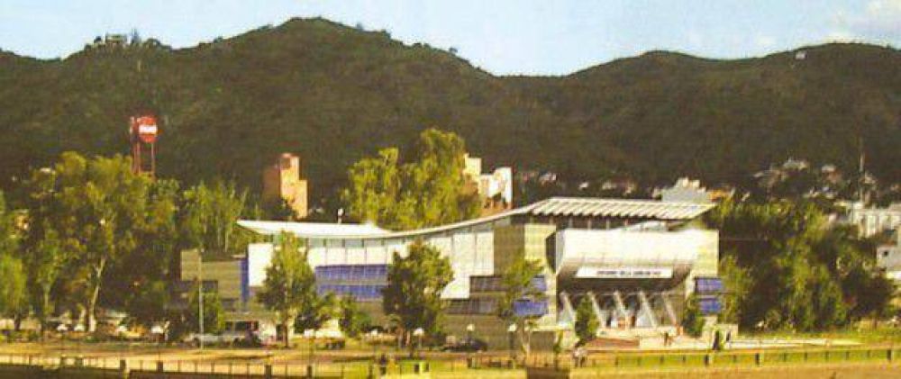 Millonaria inversi�n para el estadio del Club de Pesca