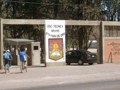 Alumnos de una escuela de Rivadavia fueron asaltados por un ex compa�ero que ingres� armado