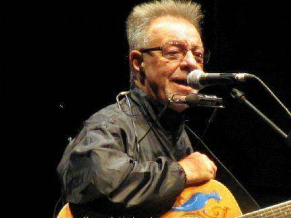 Le�n Gieco recibir� el Honoris Causa de la UNER 