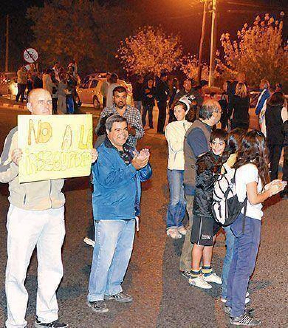 Vecinos del barrio Lowo Che reclamaron m�s seguridad
