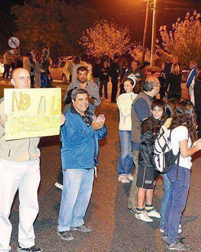 Vecinos del barrio Lowo Che reclamaron m�s seguridad