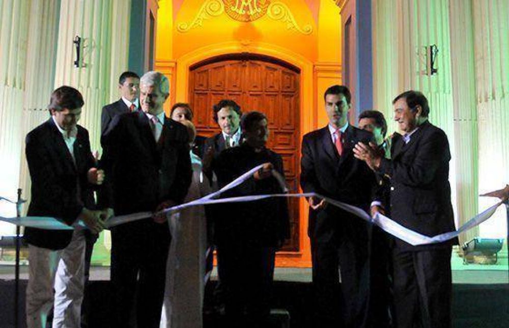 Urtubey inaugur� los trabajos de restauraci�n e iluminaci�n de la iglesia La Vi�a