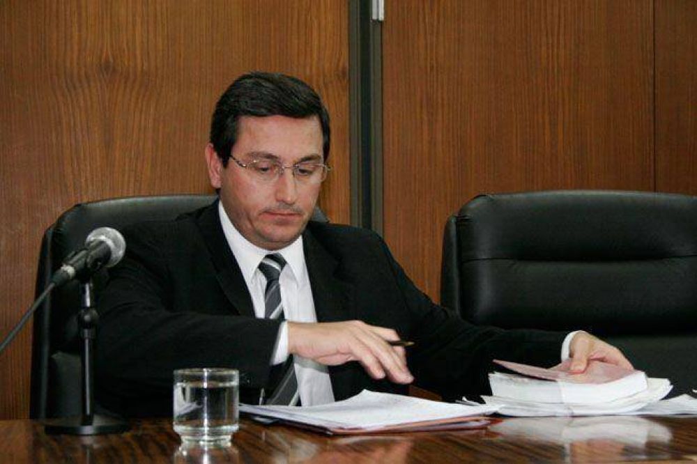 Niegan sobreseimiento a un hombre acusado de amenazar a su mujer