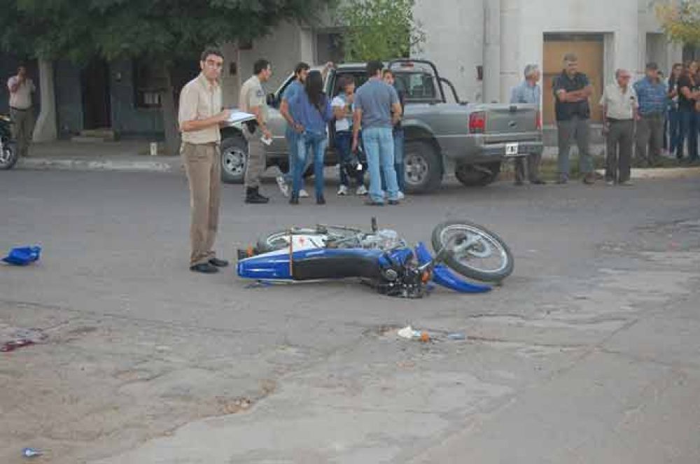 Motociclista fracturada en accidente
