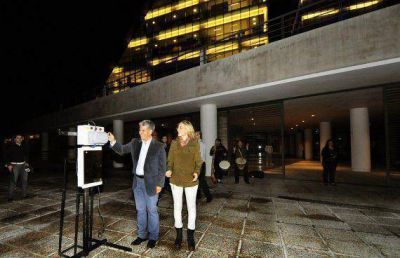 La Hora del Planeta: Los edificios p�blicos se adhirieron y apagaron las luces
