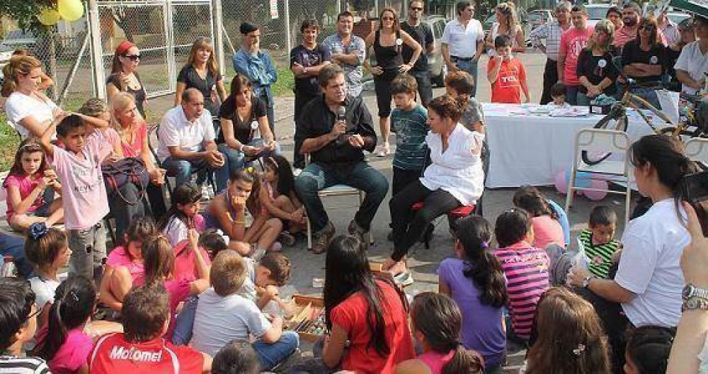 EL SENADOR PALLARES EN JORNADA SOLIDARIA DE ARTE Y CULTURA EN LANUS