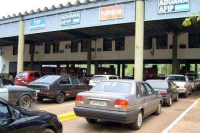 El sector empresario insiste en agilizar el paso fronterizo entre Iguaz� y Foz