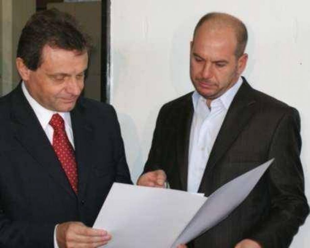 Entregaron pensiones y 281 anteojos en Chimbas.