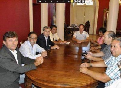 �Camau� y Puricelli abren centro de salud para ex combatientes