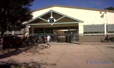 Armado con un cuchillo, un alumno le sustrajo el celular a su compa�ero