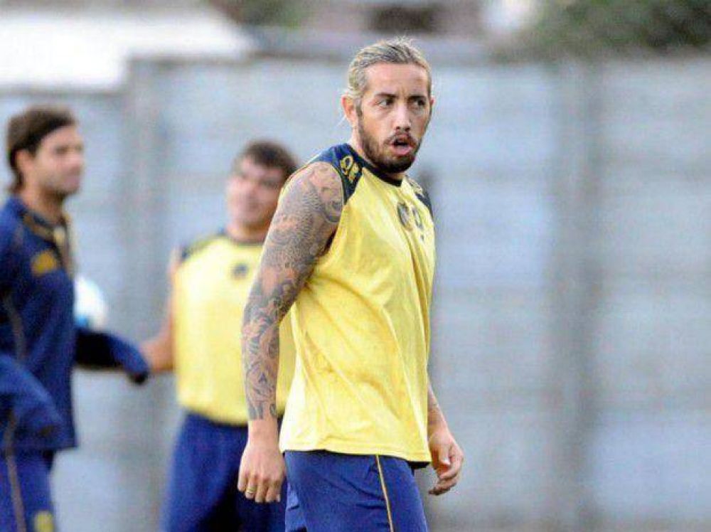 El paraguayo Bareiro pide pista con goles y esp�ritu de lucha