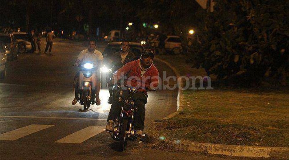 Motos en la Costanera: "La idea es desgastarlos con controles diarios"