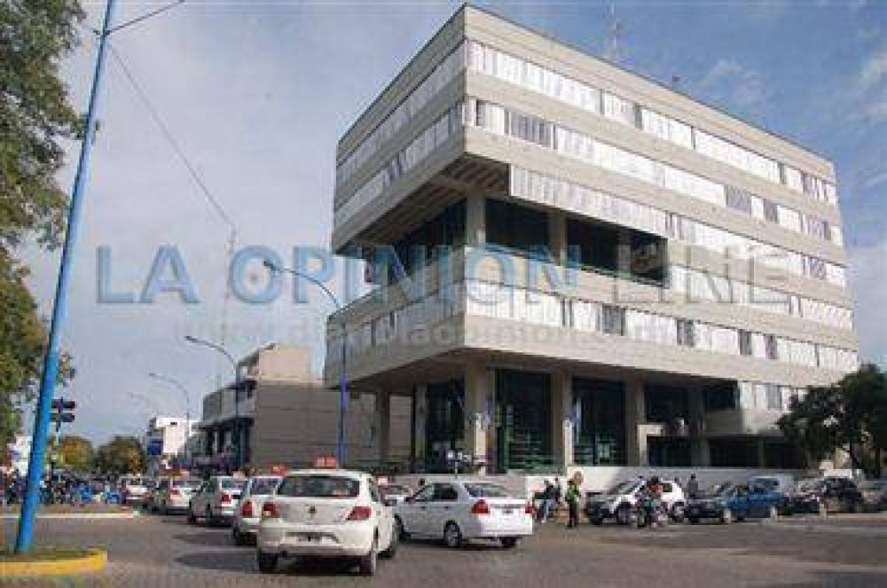 Con bocinas, remiseros reiteraron sus reclamos