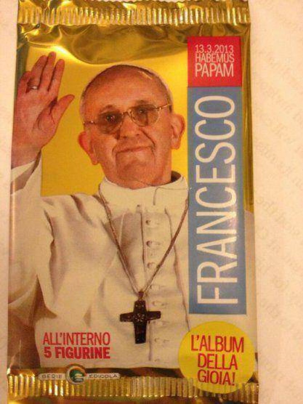 A llenar el �lbum: llegaron las figuritas del papa Francisco