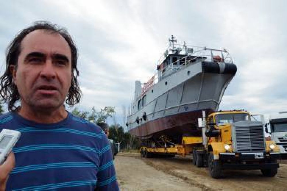 Luego de 10 aos, el barco hecho en Comodoro fue trasladado al mar