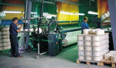 Operarios de las dos plantas de Hilados paran las actividades