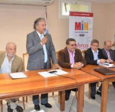 Capital y Famatina, incluidas en el plan de obra p�blica provincial