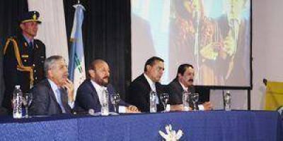 CFK: "El gasoducto es una lucha de Insfr�n"