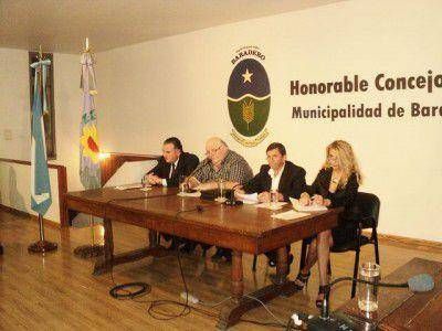  Con un extenso y pobre discurso, Carossi inaugur� las sesiones del HCD