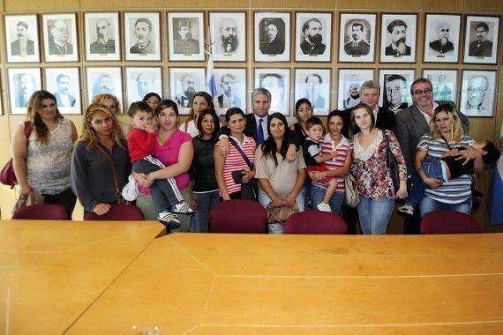 El gobernador aprob� el proyecto integral de inclusi�n social con la empresa Puntacall
