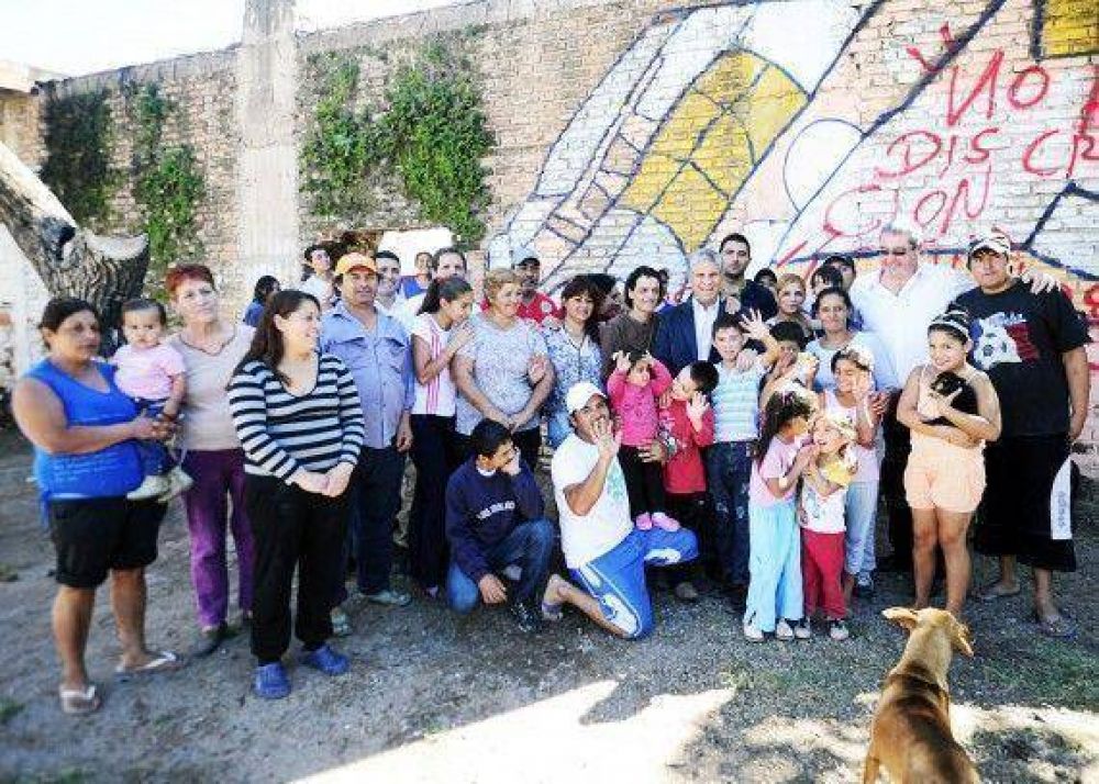 El gobernador visit� la ex Cer�mica San Jos�