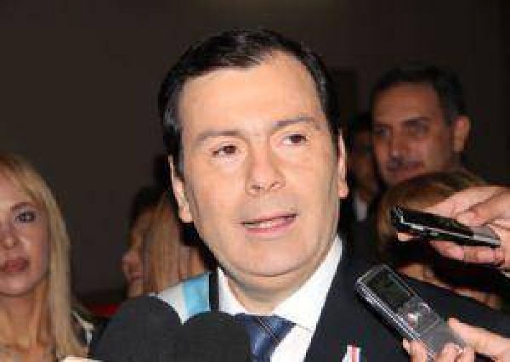 Zamora realiz� una sorpresiva visita a Las Termas de R�o Hondo