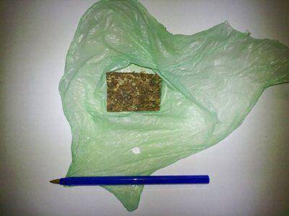Detuvieron a un ex polic�a con marihuana lista para comercializar