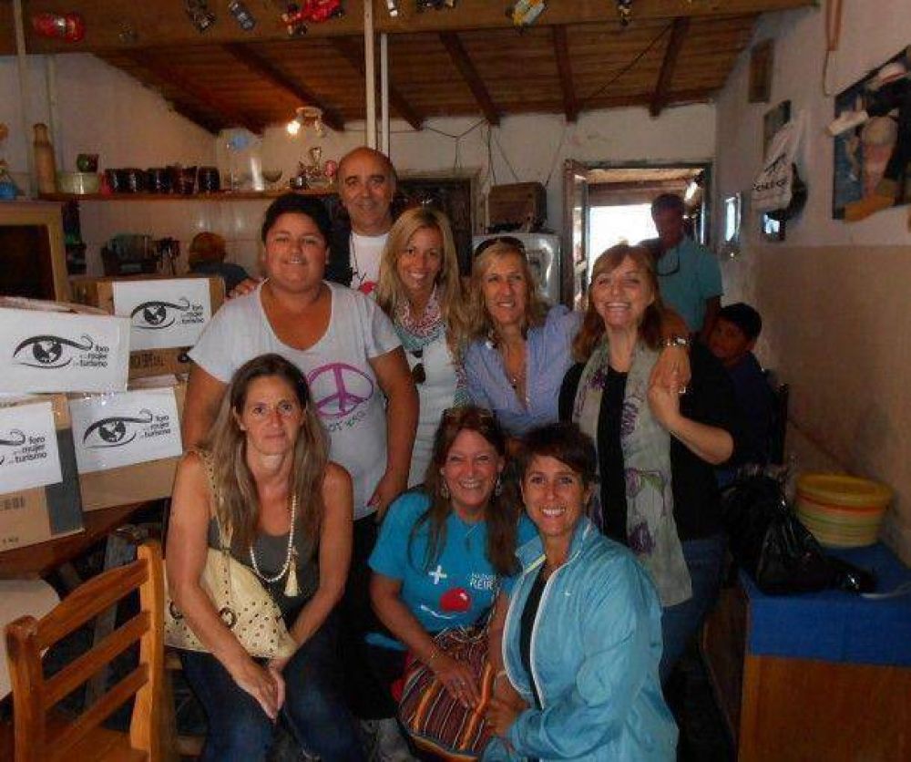 Hazmereir junto al Comedor �Amiguitos�