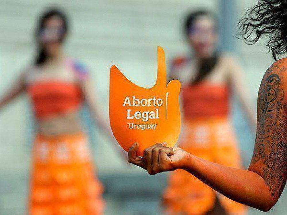 Uruguay realiza entre 300 y 400 abortos por mes