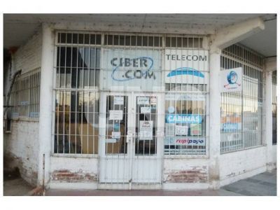 Balean a un comerciante en un asalto en el barrio Los Hornos