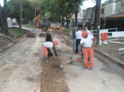 Renuevan redes de cloacas y agua potable en populosos barrios Fonavi