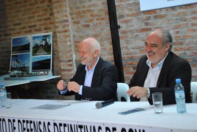 Colombi firm� convenio para construir 100 viviendas y asfaltar 50 nuevas cuadras