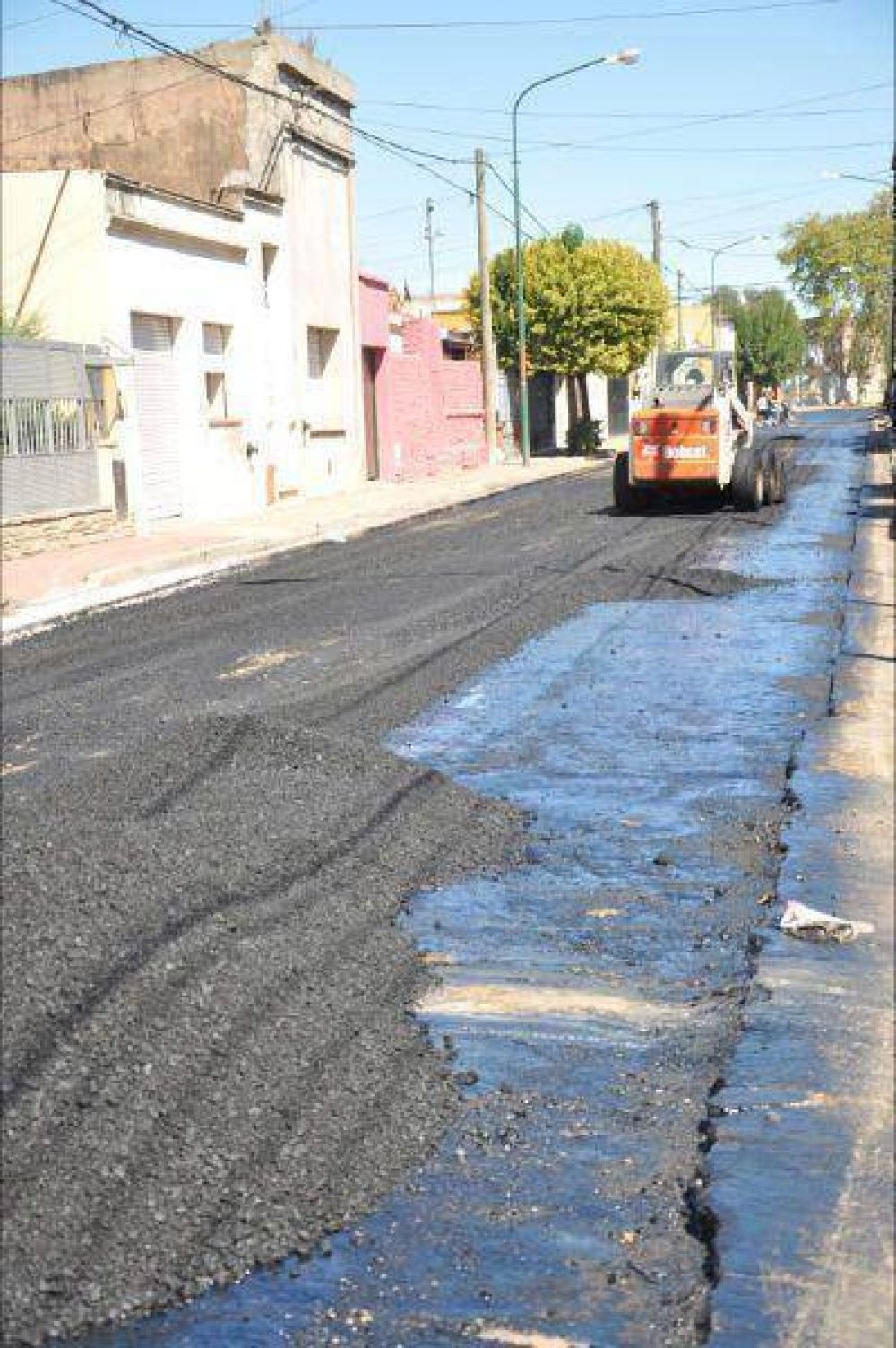 Pinedo anunci� obras de repavimentaci�n y pavimentaci�n de barrios de la ciudad