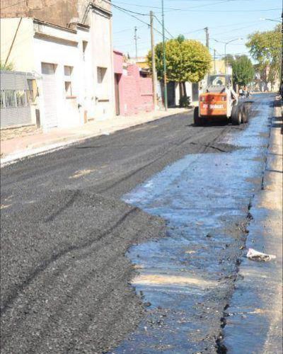 Pinedo anunci� obras de repavimentaci�n y pavimentaci�n de barrios de la ciudad